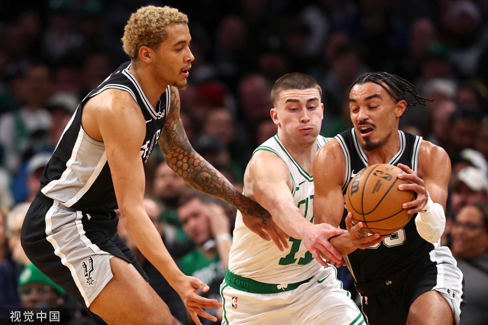 球队宣布裁 球队宣布裁